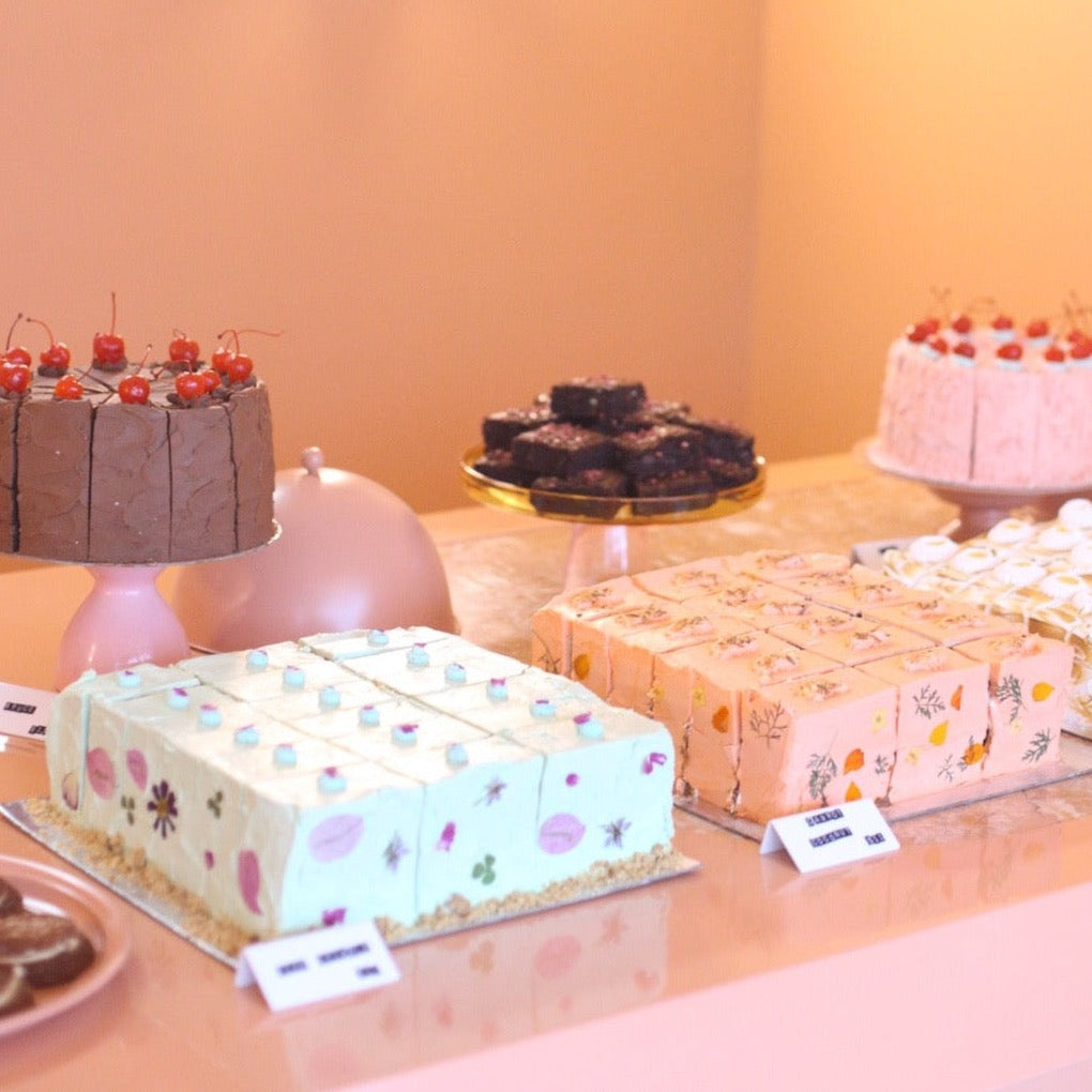 custom cakes and cupcakes in hamilton ontario